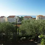 Apartment Jedini *