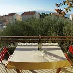 Apartment Jedini *
