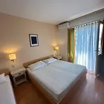 Jedini Apartment *