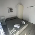 Jedini Apartment *