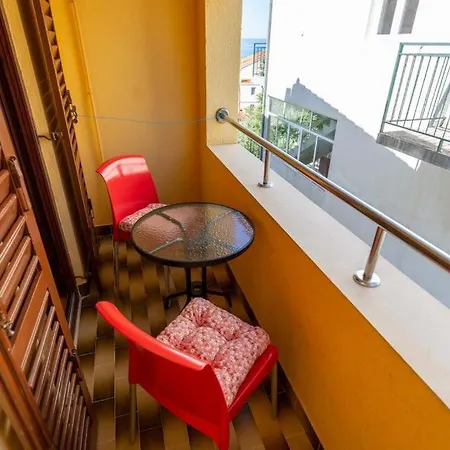 Jedini Apartment *