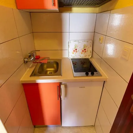 Jedini Apartment *