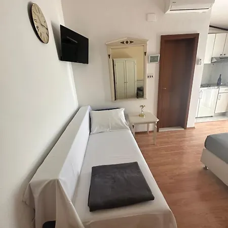 Jedini Apartment *