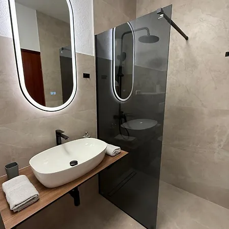 Jedini Apartment