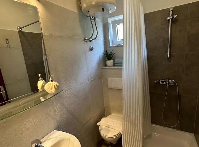 Apartment Jedini